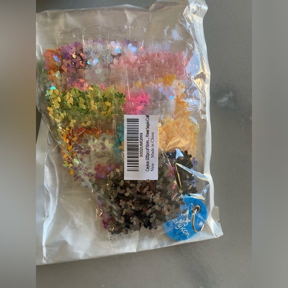 New! Pipe cleaner flower sequin craft bundle - Picture 2 of 3